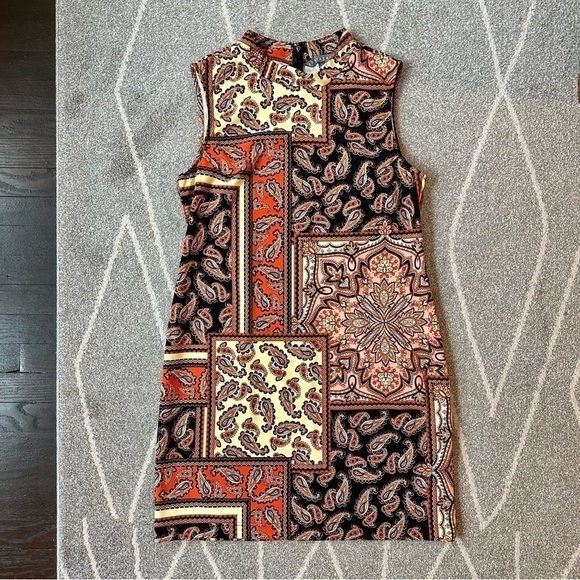 Sharagano Dresses & Skirts - Sharagano Orange and Black Paisley Stretch High Neck Sleeveless Shift Dress
